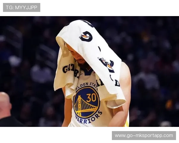 勇士节奏放缓，科尔的战术调整引争议，勇士科尔简介