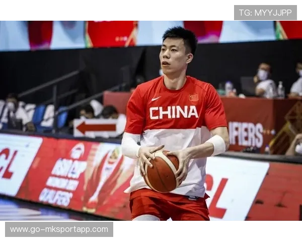 男篮将士不畏强敌勇敢拼搏，男篮小将