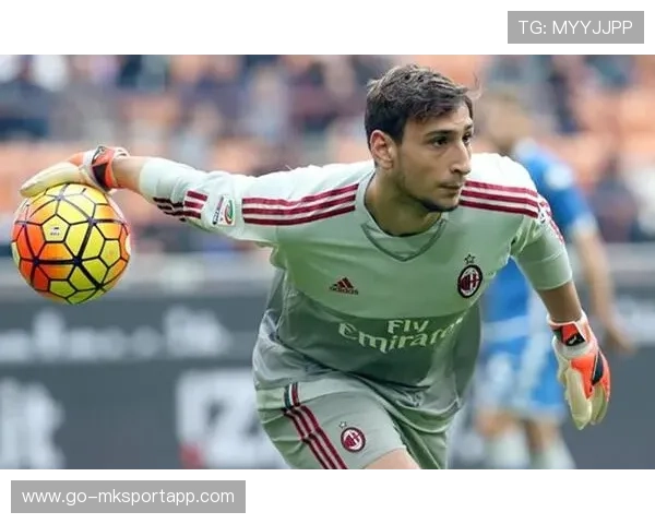 曼联签约19岁天才门将，未来之星逐步浮出水面